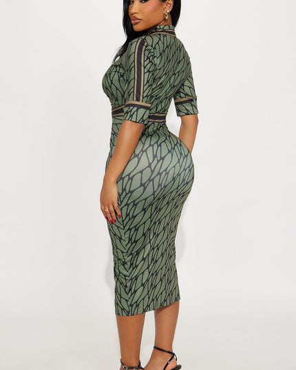 Fashion Nova Skyla Collar Ruched Women's Midi Dress